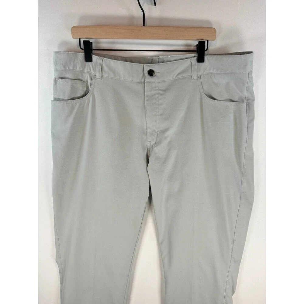 Peter Millar Mens Pants Gray Chino Straight Crown Performance Golf Size 42x32 - Picture 3 of 12